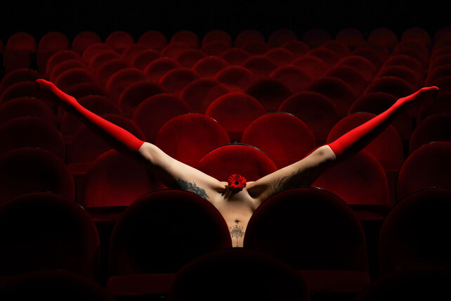 Editorial essay about freedom in art nude