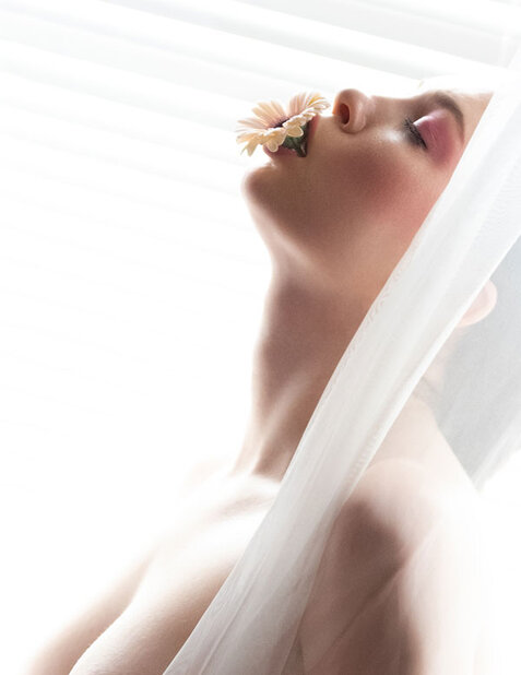 Minimalist styling tips for emotive imagery